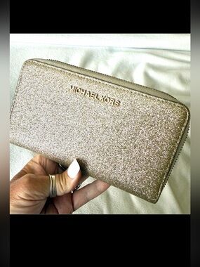 Michael Kors Jet Set Travel Glitter Pale Gold Phone Case  Wallet EUC